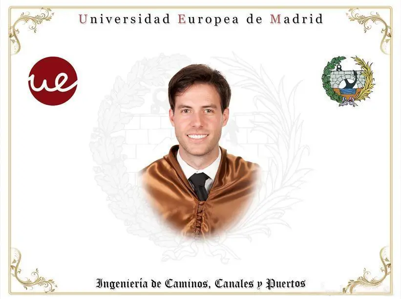 Diploma personalizado con fotografía de orla universitaria en Madrid