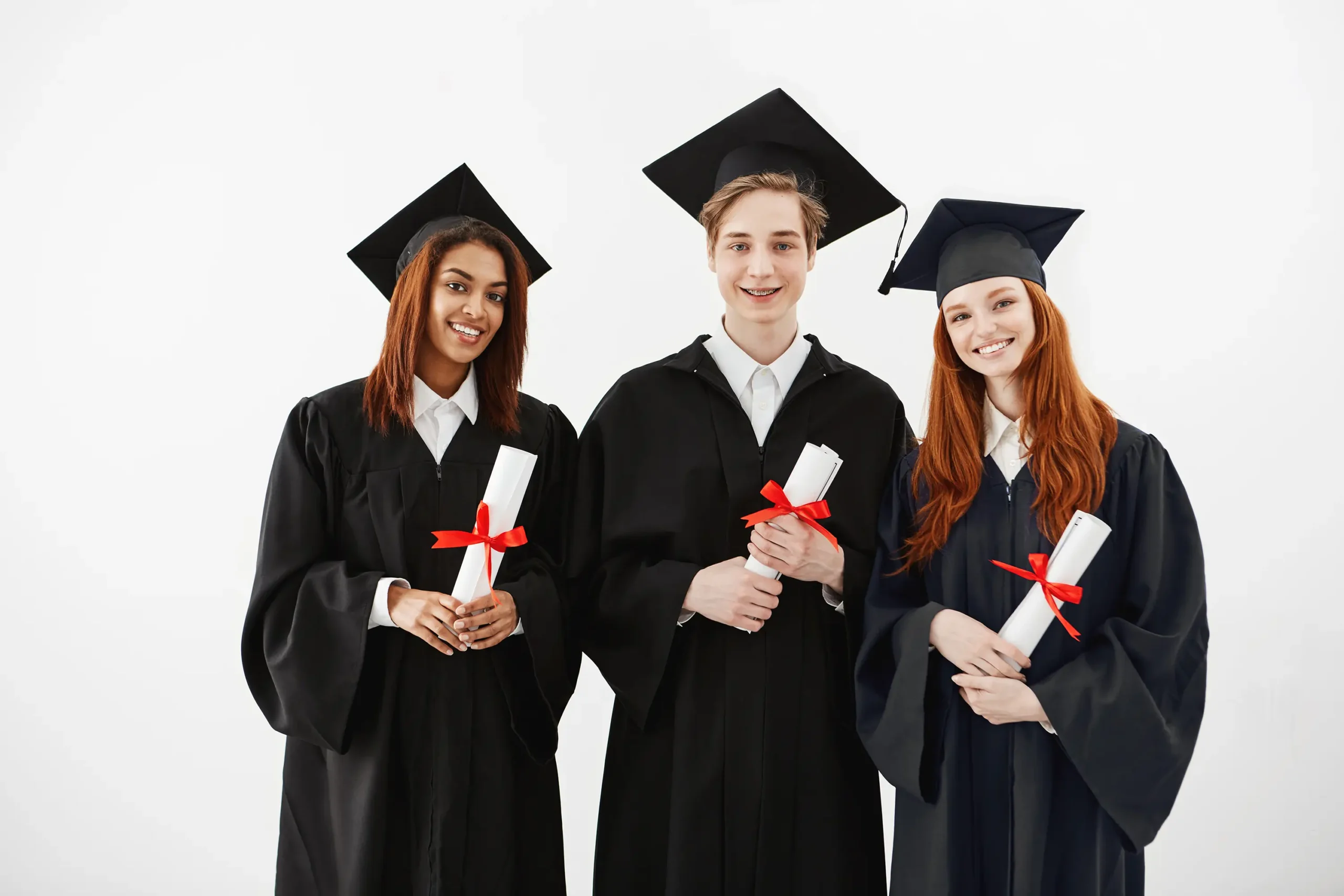Grupo de amigos universitarios en fotografía de graduación para su orla